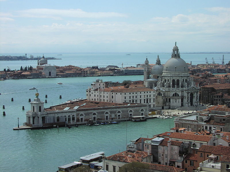 Venezia punta della dogana italien