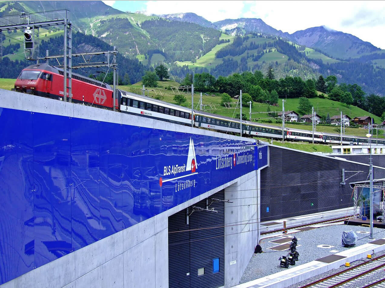 lotschberg tunnel schweiz